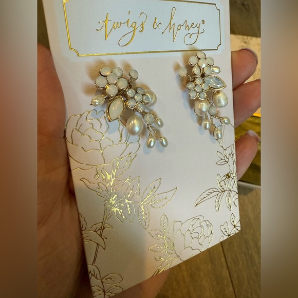 Anthropologie Twigs & Honey Freshwater Pearl and Crystal Cluster Earrings - Picture 4 of 8